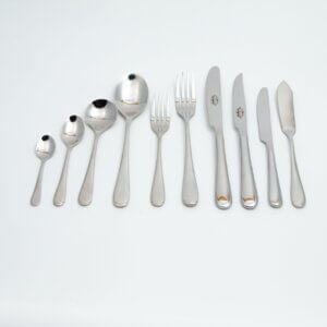 complete cutlery set